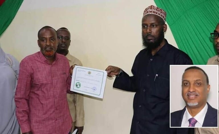 “Mukhtar Roobow siyaasiyiin KG ayaa codsaday in la xiro welina raba inuu sii xirnaado” Wasiir hore oo kashifay..