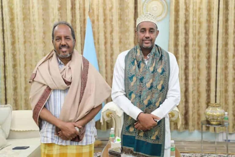Maxaa looga hadlay kulankii dhex maray RW Rooble iyo Madaxweynihii hore Xasan Sheekh..?