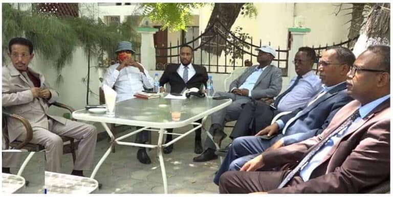 Siyaasiyiinta Waqooyi oo Farmaajo ku eedeeyay inuu farageliyey Guddiyada Doorashada Somaliland