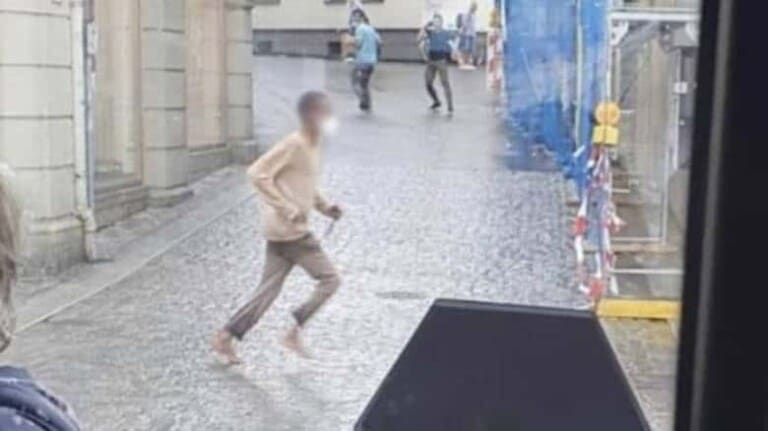 Nin Somali ah oo Weerar Mindi loo adeegsaday ku qaaday Dad ku sugnaa magaalo ku taalla Germany..