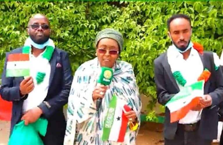 Dhakhaatiir ku dhoofayey Passport-ka Somaliland oo lagu xiray Muqdisho, dibna loogu celiyay Hargeysa