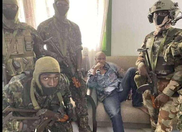 Rasaas ka dhacday Madaxtooyada Dalka Guinea iyo xaalada madaxweynihii 83 sano jirka ahaa…