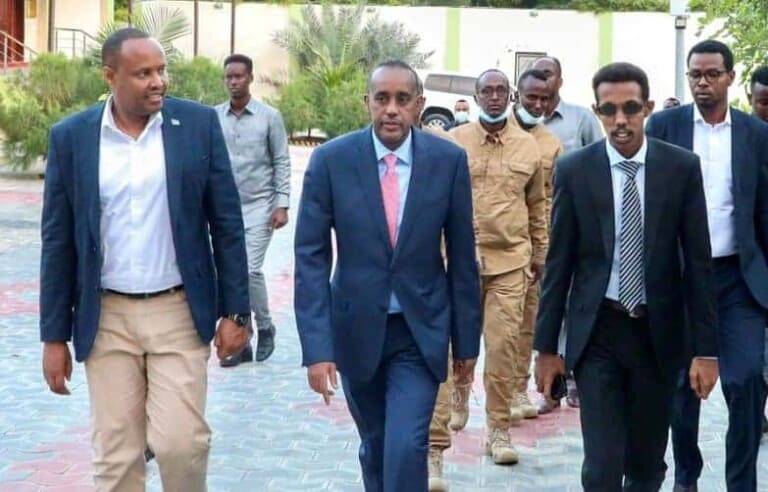 RW Rooble iyo Wasiirka Amniga oo markii ugu horeysay wadajir u tegay Xarunta Hay’adda NISA