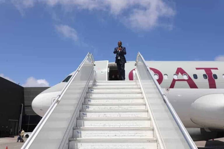 Amiirka Dalka Qatar oo Casuumaad u fidiyey Ra’iisal wasaaraha Somaliya iyo Ujeedka safarka Rooble