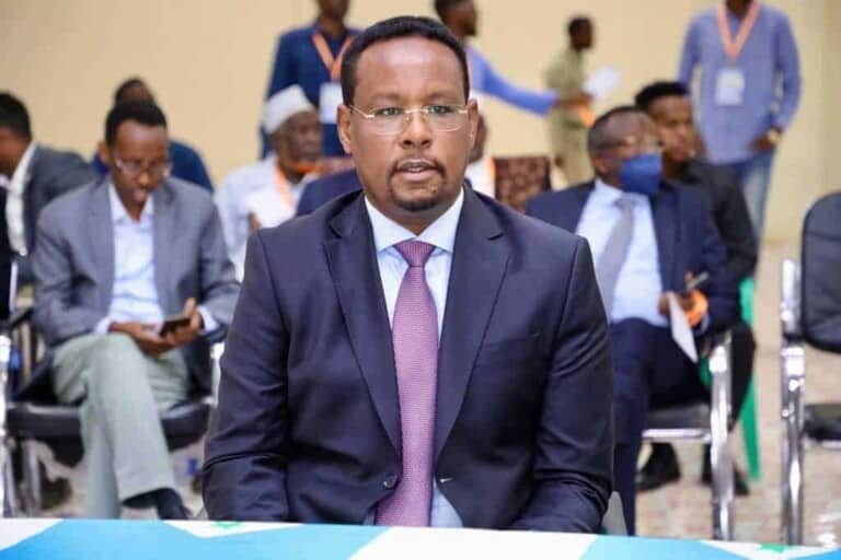 Senator is-casilay oo mar kale Dhuusamareeb loogu doortay Xildhibaan ka tirsan Golaha Shacabka