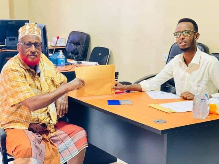 Odayaasha 4 Kursi oo markii ugu horeysay Liiska Ergada ku wareejiyey Guddiga Doorashada Somaliland