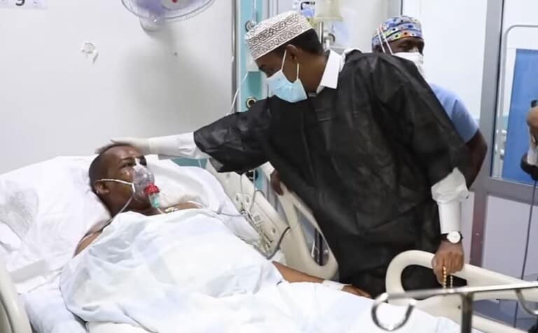 Afhayeenka Xukuumadda Macalimuu oo Dibadda loogu qaadayo xaalad Caafimaad iyo Dalka..