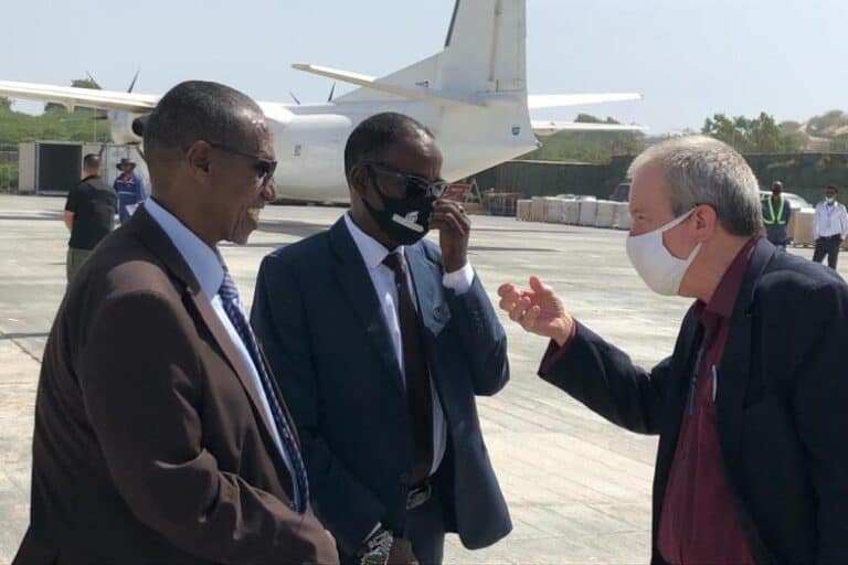 Safiirka cusub ee Mareykanka usoo magacaabay Soomaaliya oo soo gaaray Magaalada Muqdisho