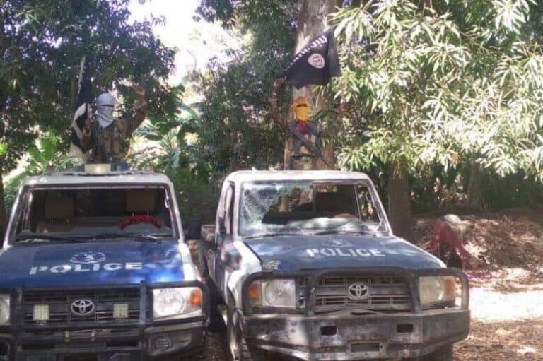 Alshabaab oo soo bandhigtay Gaadiidkii ay ka qaadatay Saldhigga Degmada Kaxda (Sawirro)