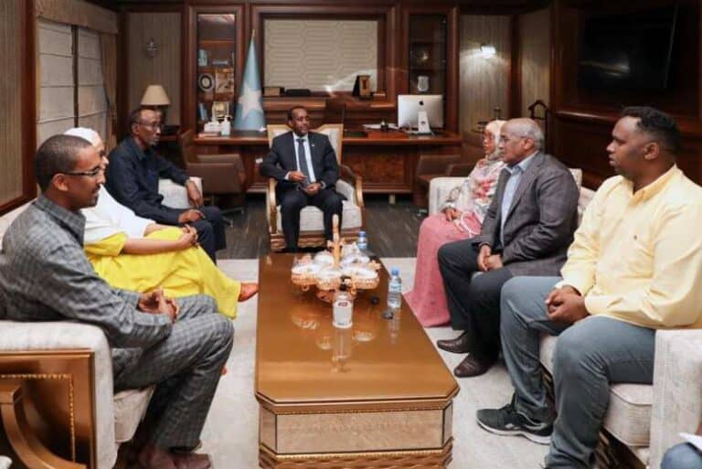 Akhriso: Guddi 7 Xubnood ah oo RW Rooble u magacaabay Arrinta Kuraasta Banaadiriga