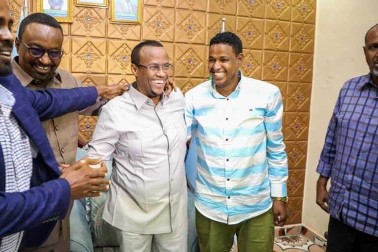 Sarkaalkii Hoggaaminayey Kacdoonka Gobolka Hiiraan oo la heshiiyey Cali Guudlaawe (Sawirro)