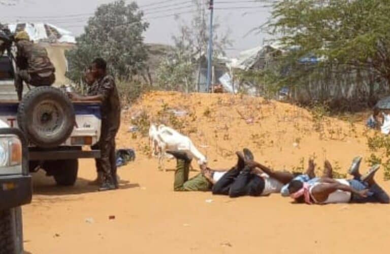 Ciidamada Haramcad oo Jirdil, Ciqaab iyo Xarig u geystay Weriyeyaal tegay Saldhigga Kaxda (Sawirro)