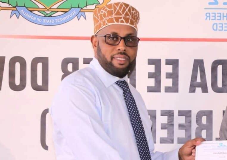 Ninka loo xiray Kursigii uu ku fadhiyay C/weli Muudey oo lasoo  bandhigay (Akhriso Magacyada)