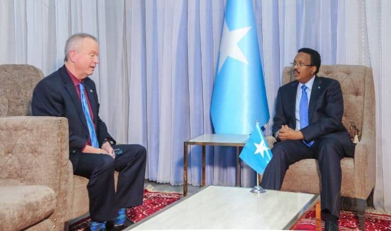 Safiirka cusub ee Mareykanka oo shaaciyey Hal Qodob oo uu kala hadlay Farmaajo