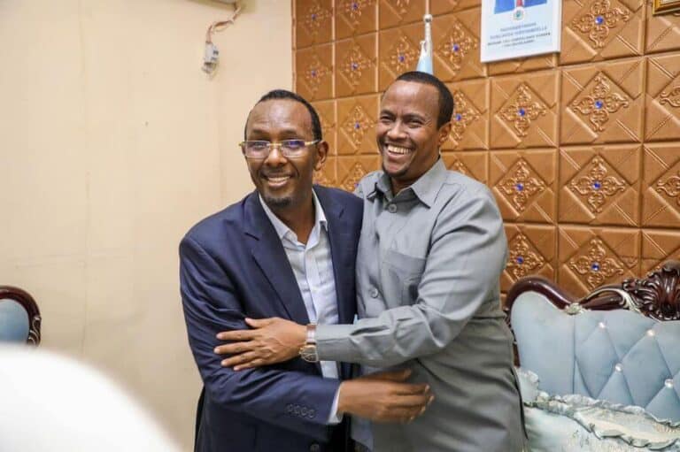 Guudlaawe oo kulan soo dhoweyn ah u sameeyay Xildhibaan Sanbaloolshe (Sawirro)