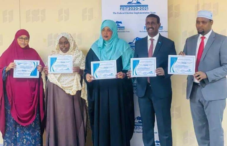 Guddiga FEIT oo shaaciyey tirada xildhibaannada cusub ee maanta qaatay Shahaadooyinka