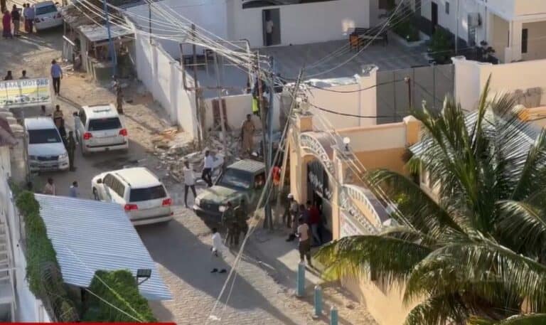 Askari ilaalo u ah Musharax C/raxmaan C/shakuur oo Garneyl Qarax dhaliyey ka  fakaday..