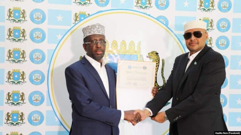 Sheekh Shariif oo noqday Musharixii ugu horeeyay ee isu diiwaan geliyay Tartanka Doorashada 2022