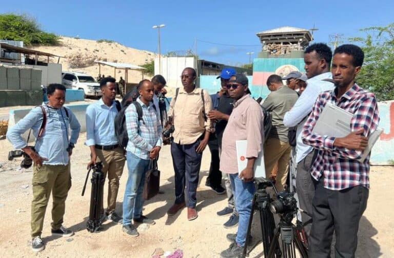 Weriyeyaasha ku sugan Xarunta Doorashada ee Afisyoone oo diiday Amar lagu soo rogay