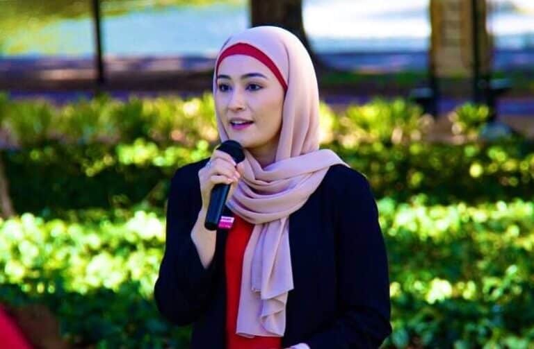 Haweenaydii ugu horeysay ee Muslim xijaaban ah oo ka mid noqotay Baarlamaanka Australia