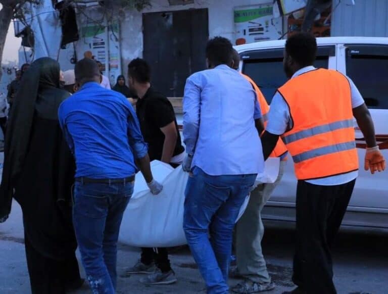 Meydka Qof 24 Saac ka badan ku jiray Burburka Qaraxyadii Soobe II oo laga soo saaray