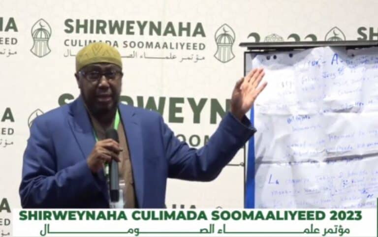 Madaxweyne Xasan Sheekh oo laga dalbaday inuu Dalka kusoo rogo Shareecada Islaamka