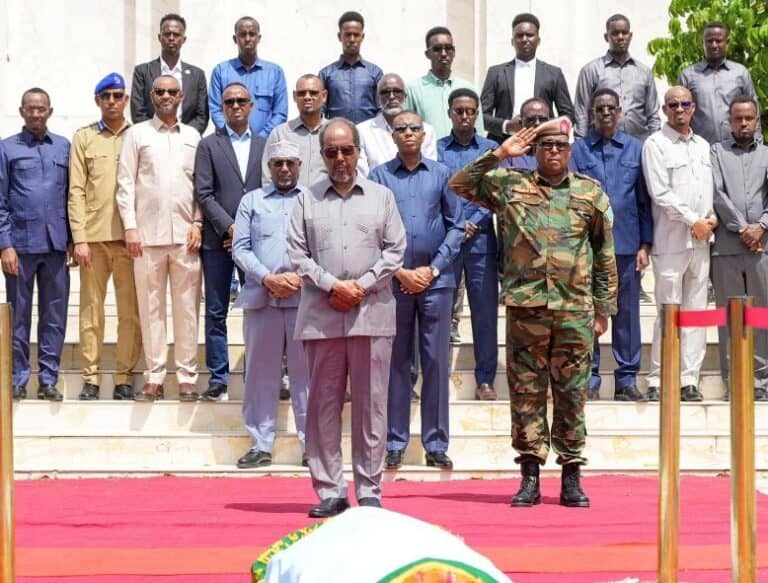 Marxuum Jawaari oo Aas Qaran loogu Sameeyay  Muqdisho iyo Madaxda ka qeyb gashay (Sawirro)