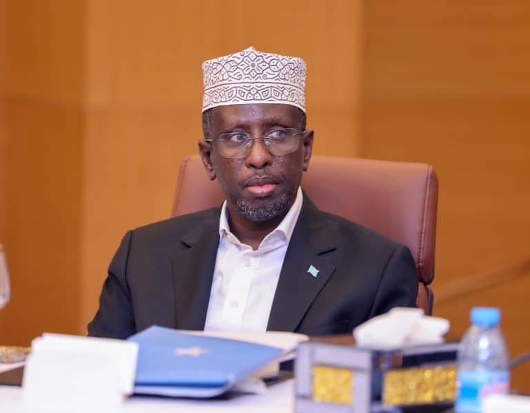 SAWIRRO: Mucaaradka ee uu hoggaaminayo Sheekh Shariif oo Madaxtooyada kulan kula leh Madaxweyne Xasan Sheekh